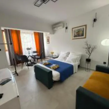 Three Bedroom With Swimming Pool And Hot-tub *
