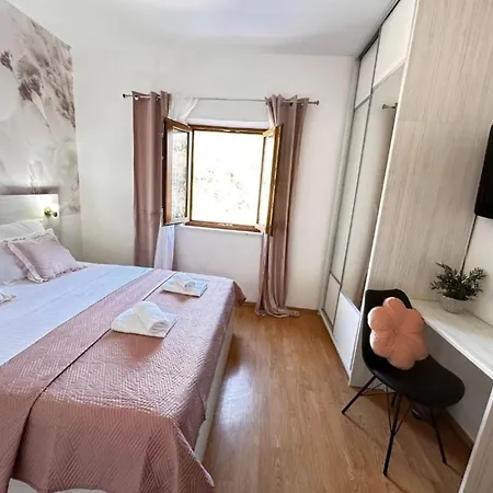 Villa Three Bedroom With Swimming Pool And Hot-tub *